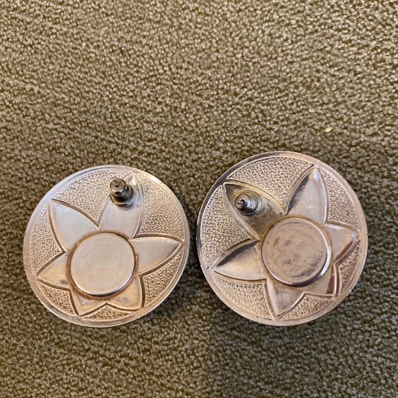 Silver 1” embossed disc earrings ( pierced ears) with ivory ball in center - Picture 2 of 3